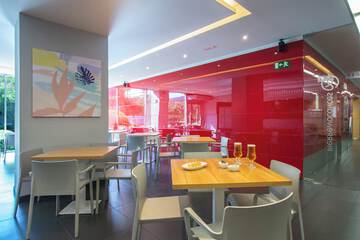 Snack bar
