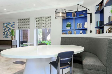 Hotel Interior 4 of 39