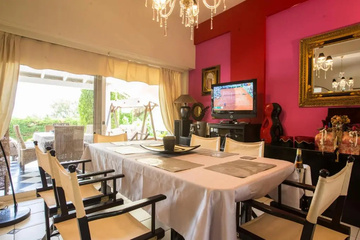 restaurant