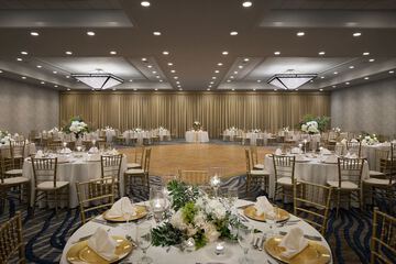 Ballroom/Hall 66 of 77