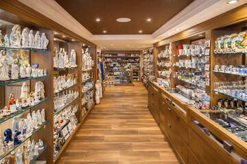 Gift shop
