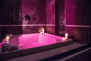 Deep soaking bathtub