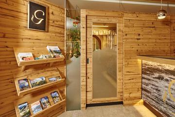Check-in/check-out kiosk