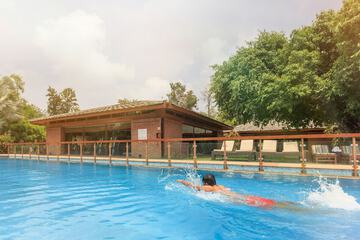 Exercise/lap pool