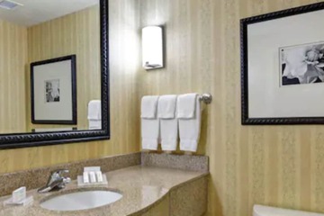 Room 34 of 63