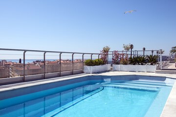 Rooftop pool