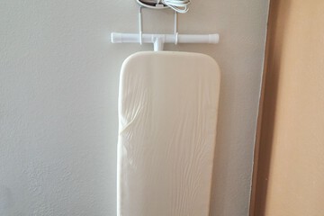 Iron/ironing board