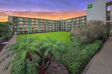 Wyndham Garden Lake Buena Vista – Disney Springs Area