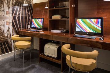 Business Center 57 of 61