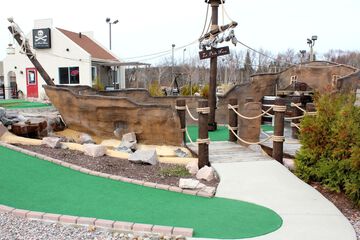 Mini-golf