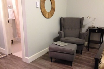 Room 33 of 65