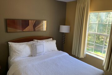 Room 9 of 23