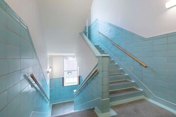 Handrails in stairways