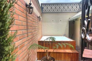 Jetted tub