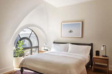 Room 9 of 37