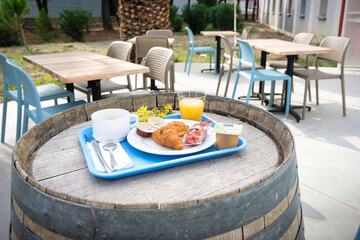 Breakfast area