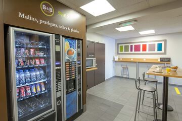 Snack bar