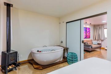 Private spa tub