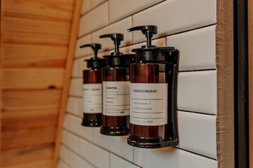 Bathroom amenities