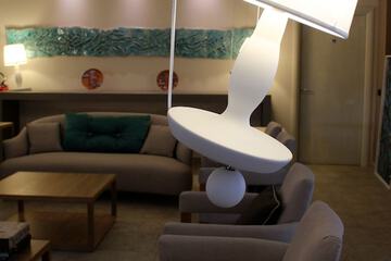 Lobby lounge