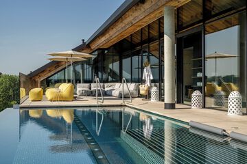 Infinity pool