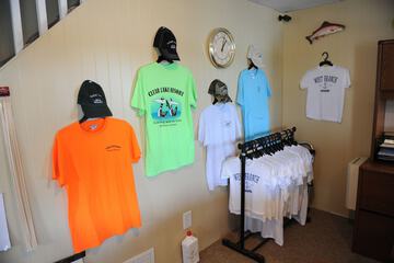 Check-in/check-out kiosk