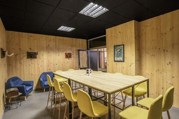 Meeting facility