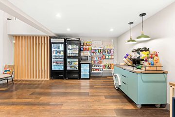 Snack bar