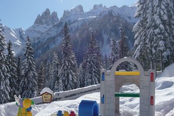 Children's play area - outdoor