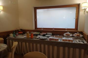 Breakfast buffet
