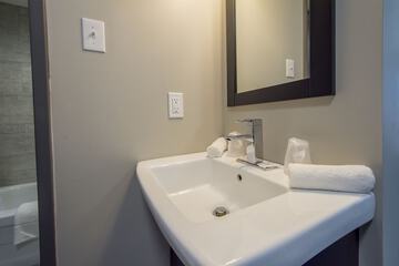 Bathroom sink