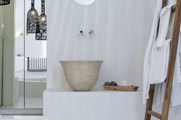 Bathroom sink