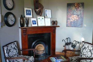 Check-in/check-out kiosk