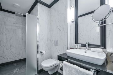 Bathroom shower