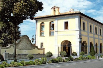 Front of property - evening/night