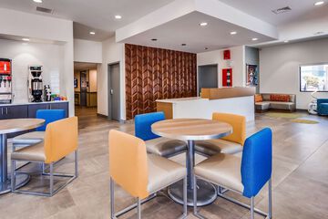 Breakfast/Coffee Service 28 of 44