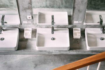 Bathroom sink