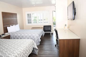 Room 13 of 33