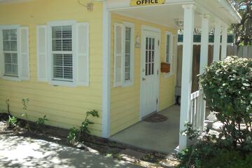 Check-in/check-out kiosk