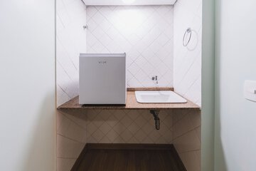 Mini-refrigerator
