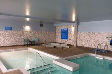 Indoor spa tub