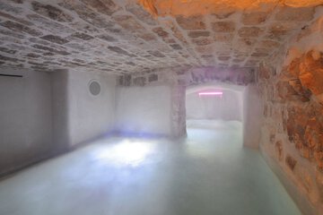 Deep soaking bathtub