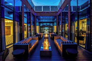 Hotel Exterior 48 of 51