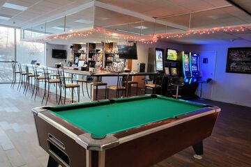 Travelodge by Wyndham Water’s Edge Hotel - Racine