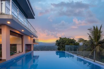 Infinity pool