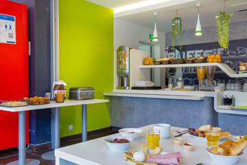 Breakfast area