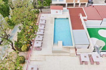 Rooftop pool