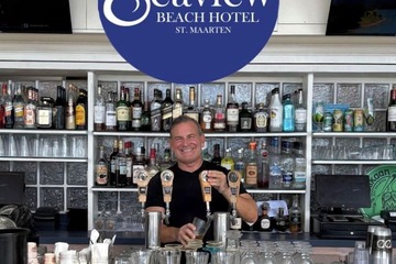 Poolside bar