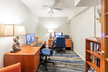 Business Center 66 of 67