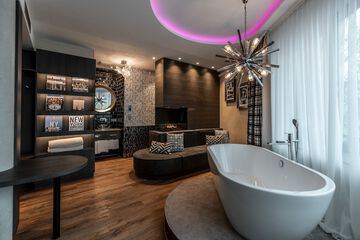 Private spa tub